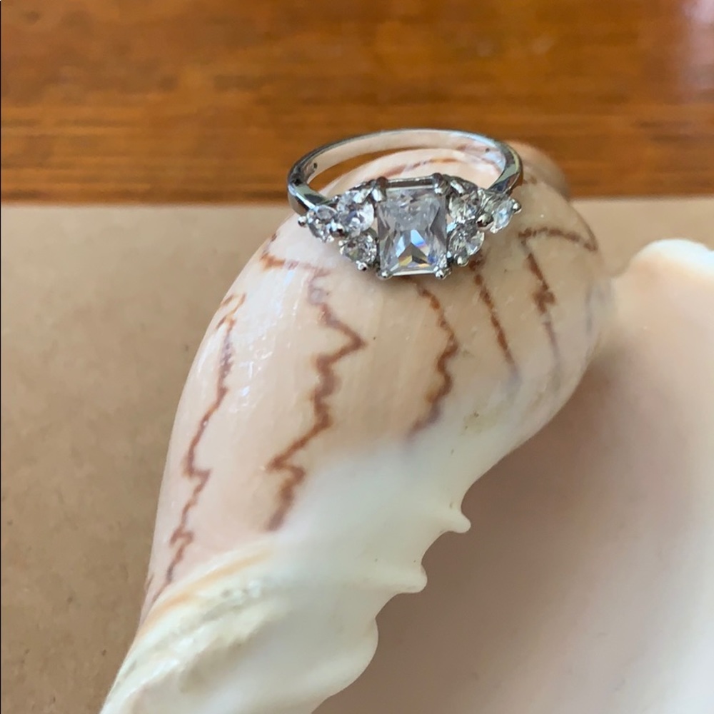 Ring - Picture 2 of 3